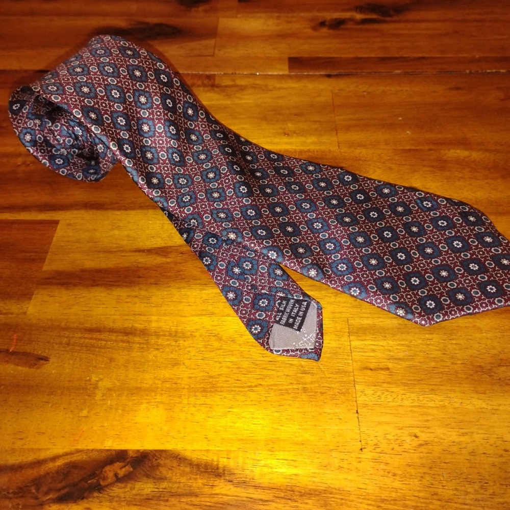 Dior Men's Tie - Navy and Burgundy Pattern